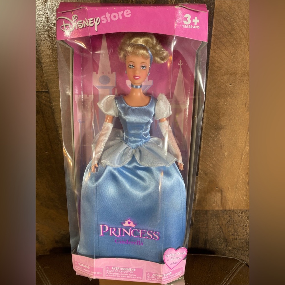 Disney Store Princess Cinderella Doll Styling Brush & Slippers 2004 Vintage